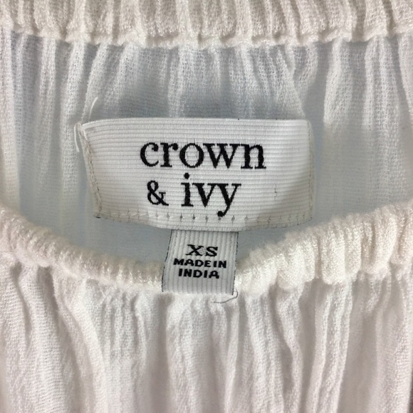 CROWN & Ivy Paradise II Tassel Peasant Top - Picture 6 of 7